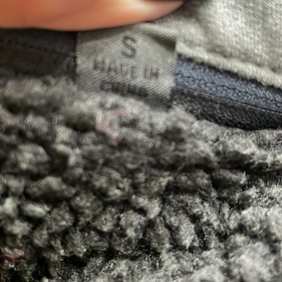 LEVI’S Sherpa Lined Two Pocket Hoooded Trucker Jacket - Picture 13 of 14